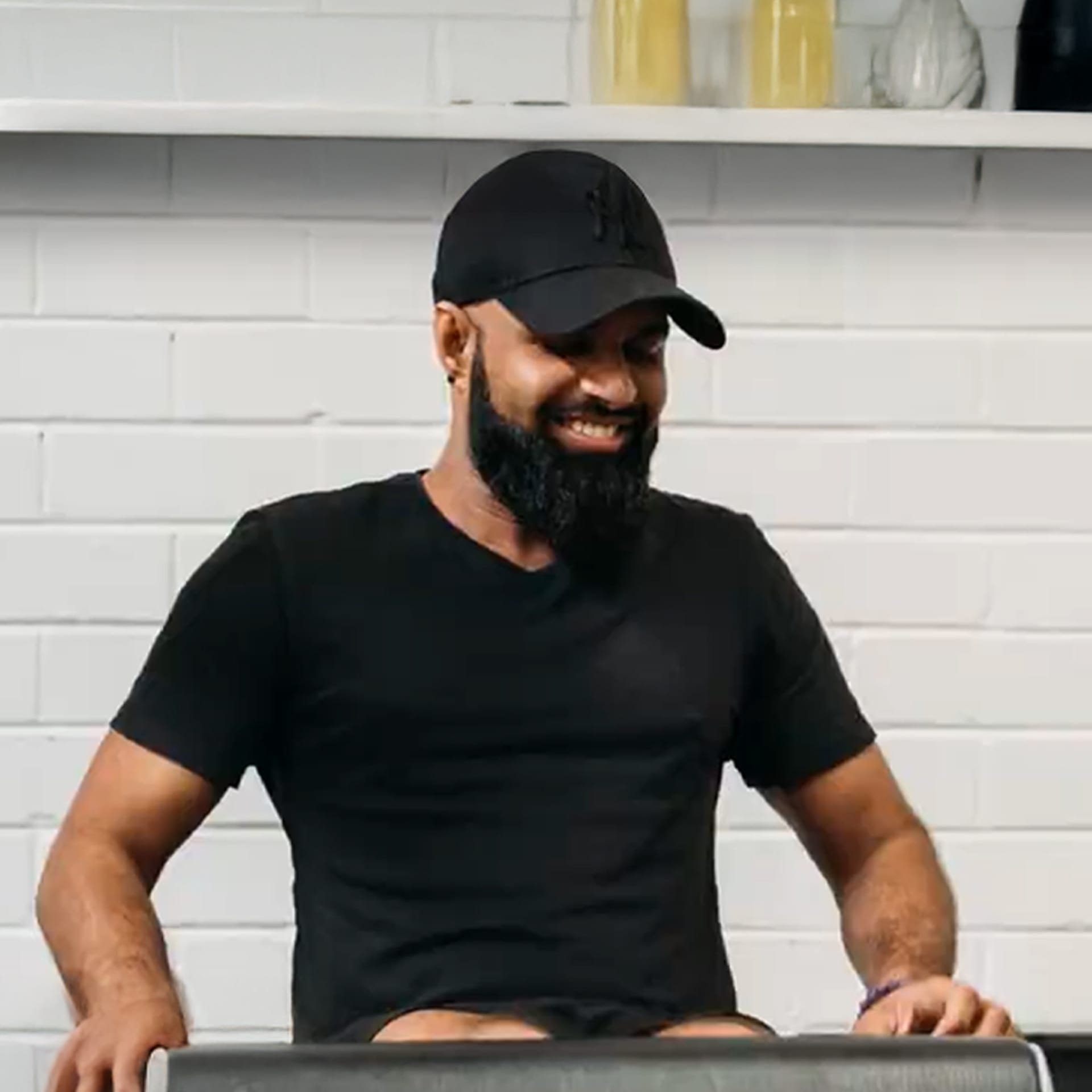 Mobile-Video-Testimonials-Thumbnails&#8212;Square-Jeron-Profile